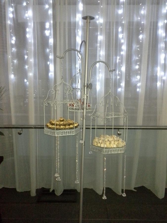 flower-cage-hook-stand