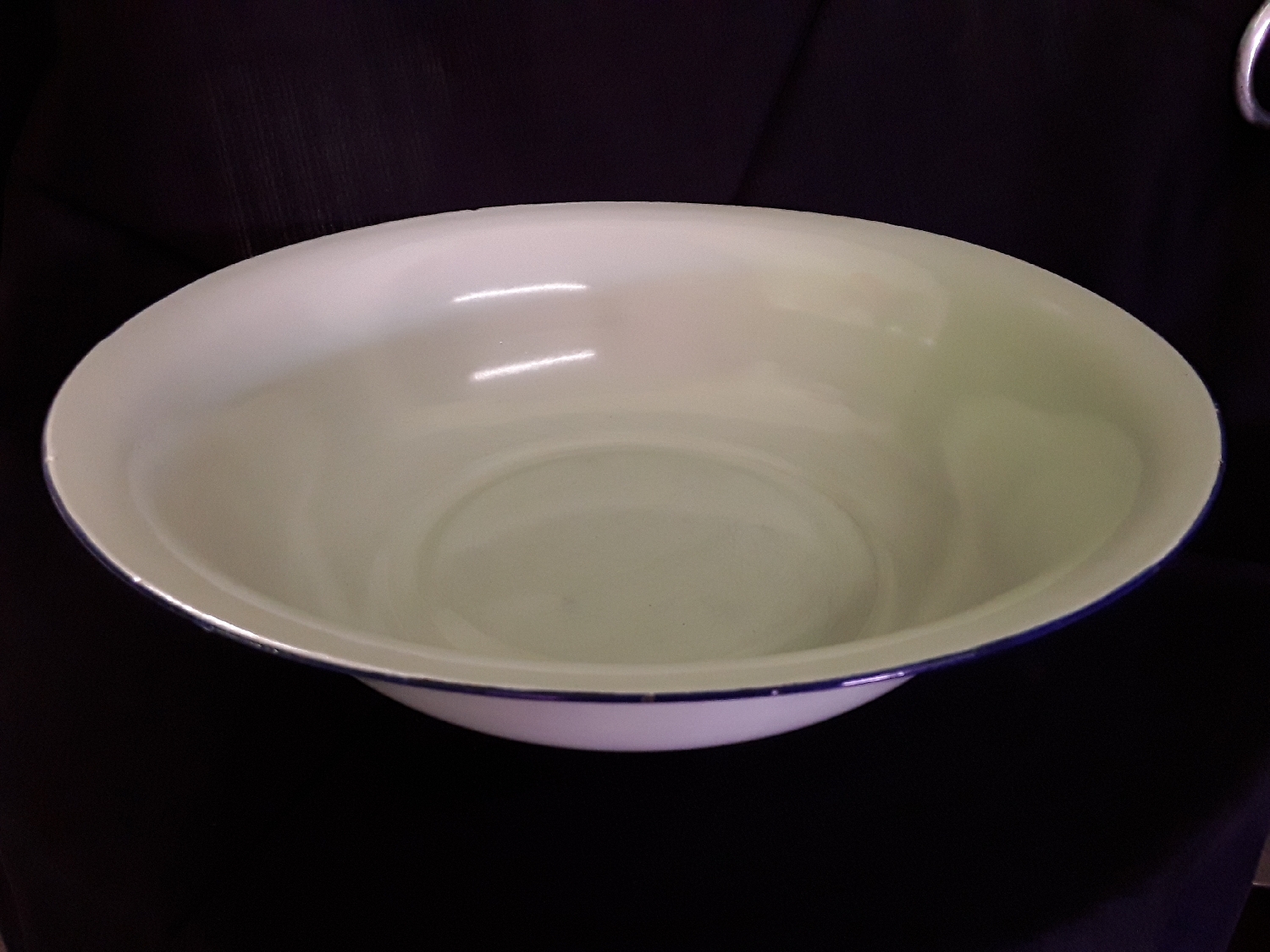 enamel-serving-bowls