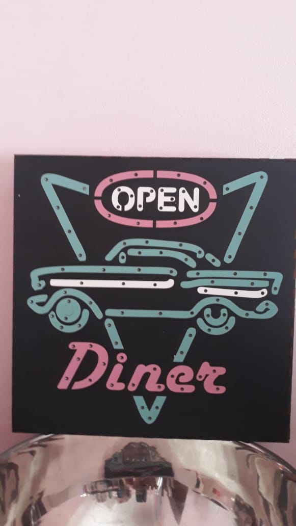 diner-lightbox